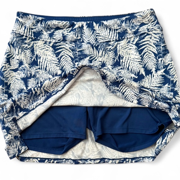Tranquility by Colorado Clothing Blue and White Fern Mini Skort - Picture 2 of 5